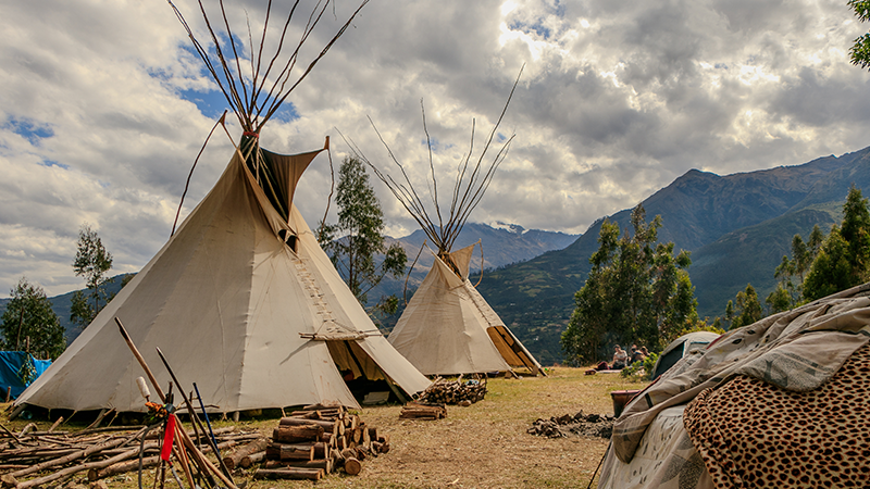Tipi MyTipi installé pour un événement en extérieur